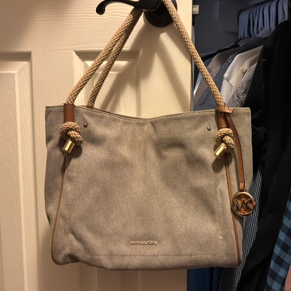 Michael Kors Isla Large Tote Grab - Natural Canvas